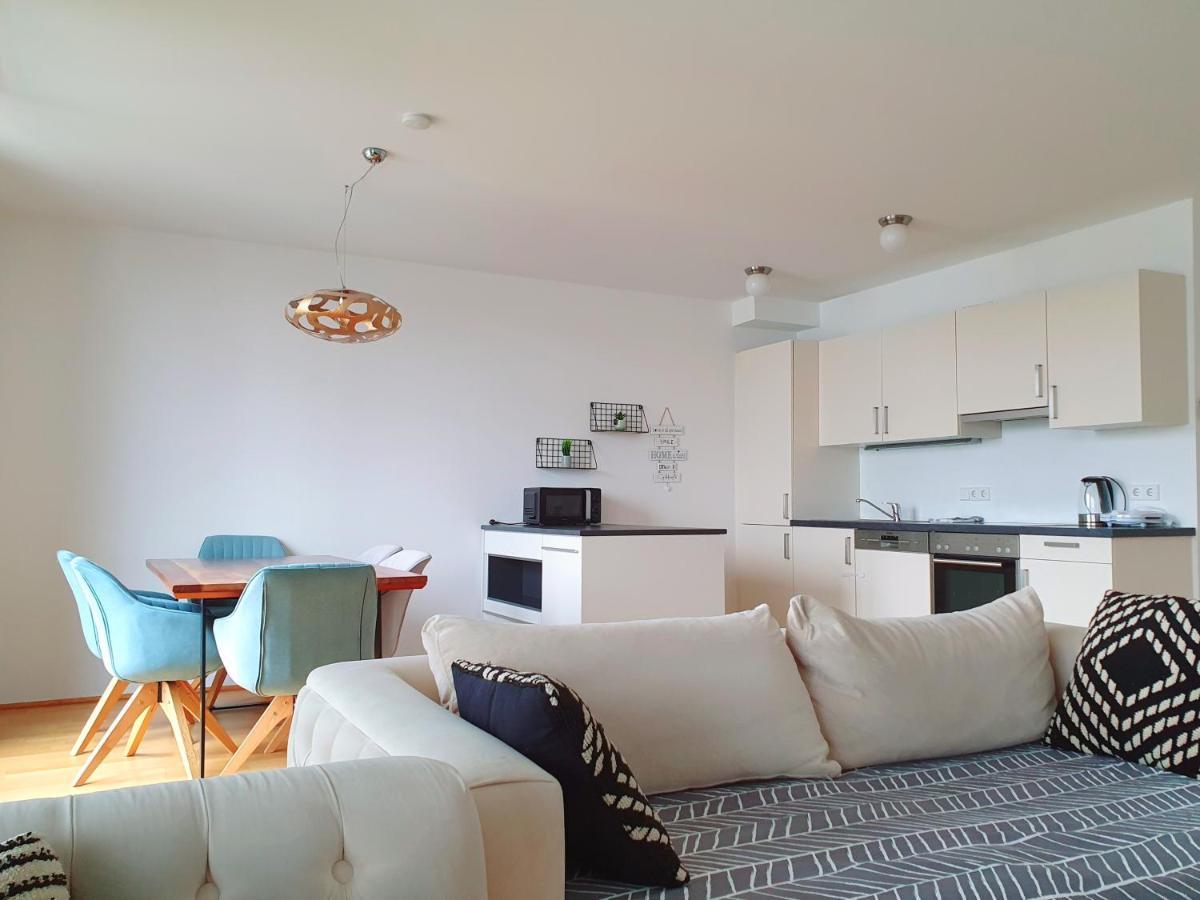 Near Lake Two Bedroom Duplex Apartment Wenen Buitenkant foto