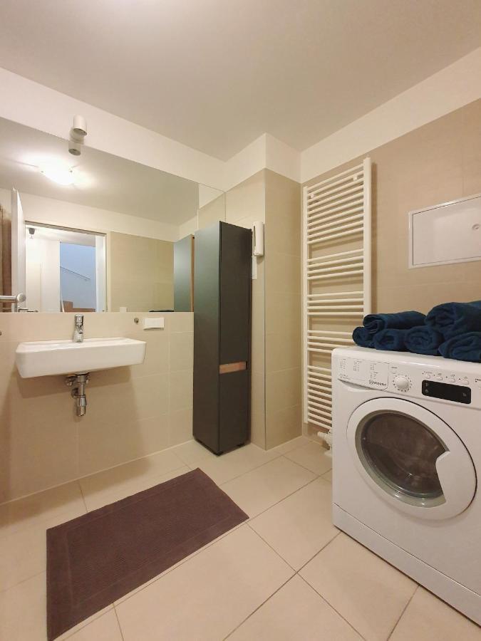 Near Lake Two Bedroom Duplex Apartment Wenen Buitenkant foto