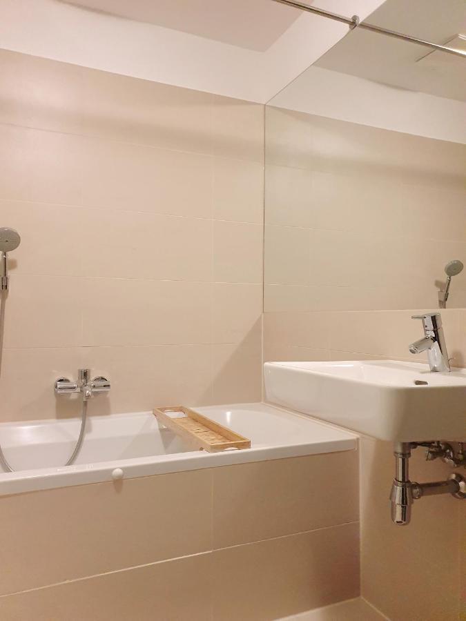 Near Lake Two Bedroom Duplex Apartment Wenen Buitenkant foto